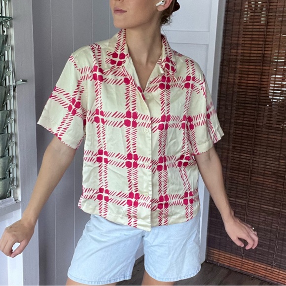 Silk button down - Picture 2 of 4